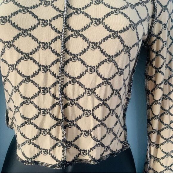 Forever 21 Tan & Black Long Sleeve Baddie Graphic Crop Top Size Small - Picture 4 of 11